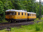 Gleismesszug 725 004-6 / 726 004-5 der DB Netz Instandhaltung fährt am 27.06.2012 durch Kirchen (Sieg) in Richtung Betzdorf (Sieg).