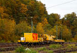 Der 150 t Kirow Gleisbaukran KRC 1200+ (ein Kirow MULTI TASKER KRC 1200+,  99 80 9419 005-0 D-BRS  „DONAU“  (ex 97 82 55 508 17-5) der STRABAG Rail GmbH ist am 27.10.2021 in
