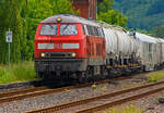 Hier im Detail (Teleaufnahme) die Zuglok 225 029-8 (92 80 1225 029-8 D-DB) der DB Schenker Rail Deutschland AG am 02.06.2012 mit dem Unkrautbekämpfungszug (Spritzzug) der Bayer CropScience