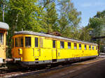 Der „Tunneligel“  712 001-7, ex DB Karlsruhe 6210, am 30.04.2017 im Eisenbahnmuseum Bochum-Dahlhausen.

Unter der Bezeichnung 712 001-7 setzte die Deutsche Bundesbahn von 1965 bis 1993 diesen Tunnelmesswagen ein, welcher wegen seines ch ...