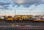 Der Plasser & Theurer Motorturmwagen MTW 100.216, D-RPSYS 99 80 9436 009-1 der Rail Power System GmbH (ex Balfour Beatty Rail) ist am 21 April 2023 in Bad Vilbel.  Aufnahme aus einem fahrenden Zug heraus.

Der vierachsige Motorturmwagen wurde 2019  ...