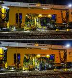 Die Baustelle Bahnhof Herdorf am Abend des 26 Oktober 2025, nun ab 20:40 Uhr wird die neue Weiche 3, beim Bahnhof/Stellwerk Herdorf Fahrdienstleiter (Hf), gestopft. Hier kam die recht neue Plasser & Theurer UNIMAT 09-4x4/4S E³ (A-PLA 99 81 9124 004-8), eine Universal-Weichenstopfmaschine mit Hybrid-Antriebstechnik, der Firma Eiffage Infra-Rail GmbH (Herne) zum Einsatz. Ob die Maschine nur von Eiffage Infra-Rail gemietet oder nun gekaut wurde ist mir nicht klar, aber eingestellt ist sie in Österreich über Franz Plasser Vermietung von Bahnbaumaschinen GmbH.
Detailbilder vom Stopfvorgang…. Die Baustelle Bahnhof Herdorf am Abend des 26 Oktober 2025, nun ab 20:40 Uhr wird die neue Weiche 3, beim Bahnhof/Stellwerk Herdorf Fahrdienstleiter (Hf), gestopft. Hier kam die recht neue Plasser & Theurer UNIMAT 09-4x4/4S E³ (A-PLA 99 81 9124 004-8), eine Universal-Weichenstopfmaschine mit Hybrid-Antriebstechnik, der Firma Eiffage Infra-Rail GmbH (Herne) zum Einsatz. Ob die Maschine nur von Eiffage Infra-Rail gemietet oder nun gekaut wurde ist mir nicht klar, aber eingestellt ist sie in Österreich über Franz Plasser Vermietung von Bahnbaumaschinen GmbH.
Detailbilder vom Stopfvorgang….